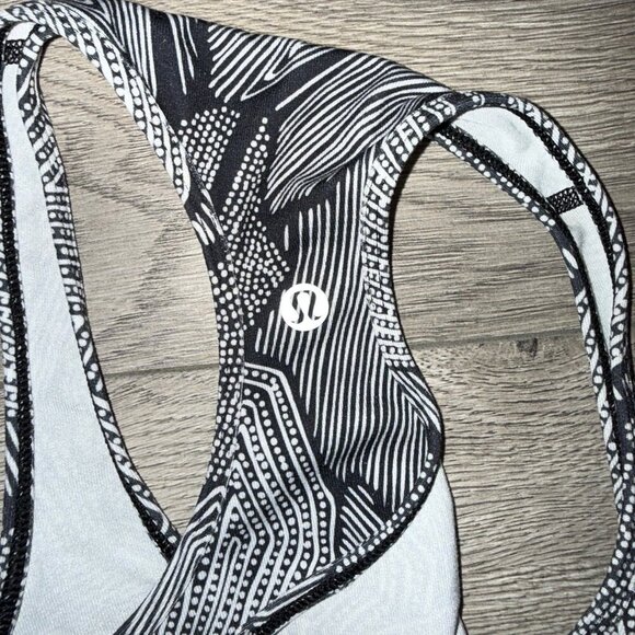 Lululemon tank - Picture 3 of 5